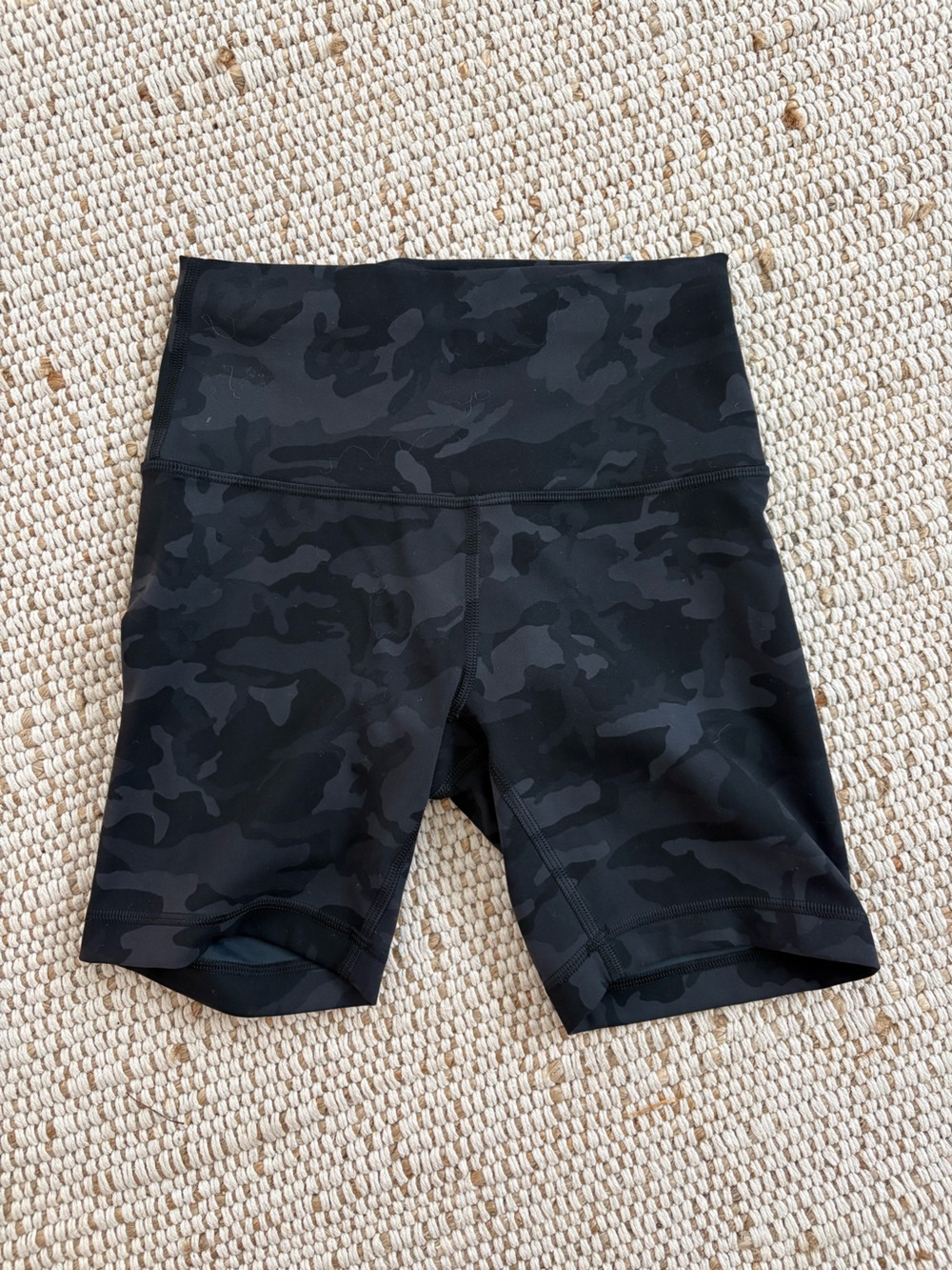 Lululemon Wunder Train 4” Shorts